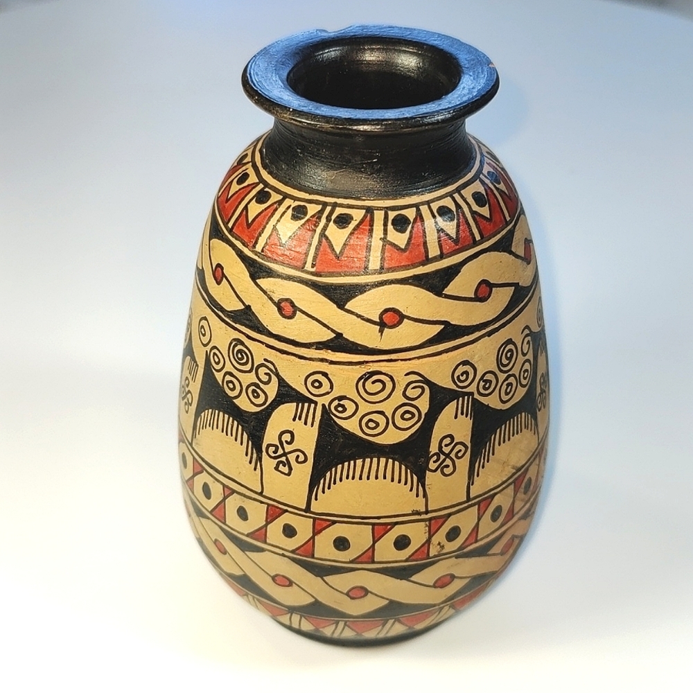 Vintage Handcrafted Native American Tribal Style Pottery Vase